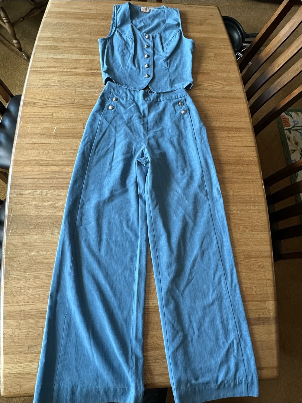 LG Light Blue Two-Piece Vest and Wide-Leg Pants Set